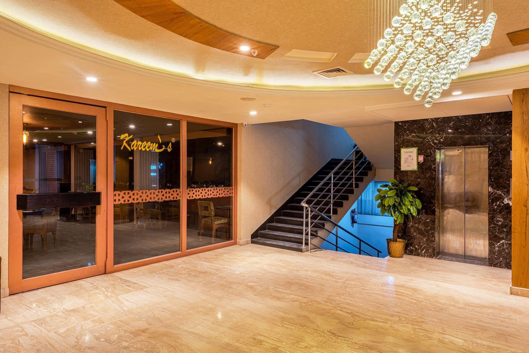 Treebo Trend Grand Plaza Nampally 海得拉巴 外观 照片