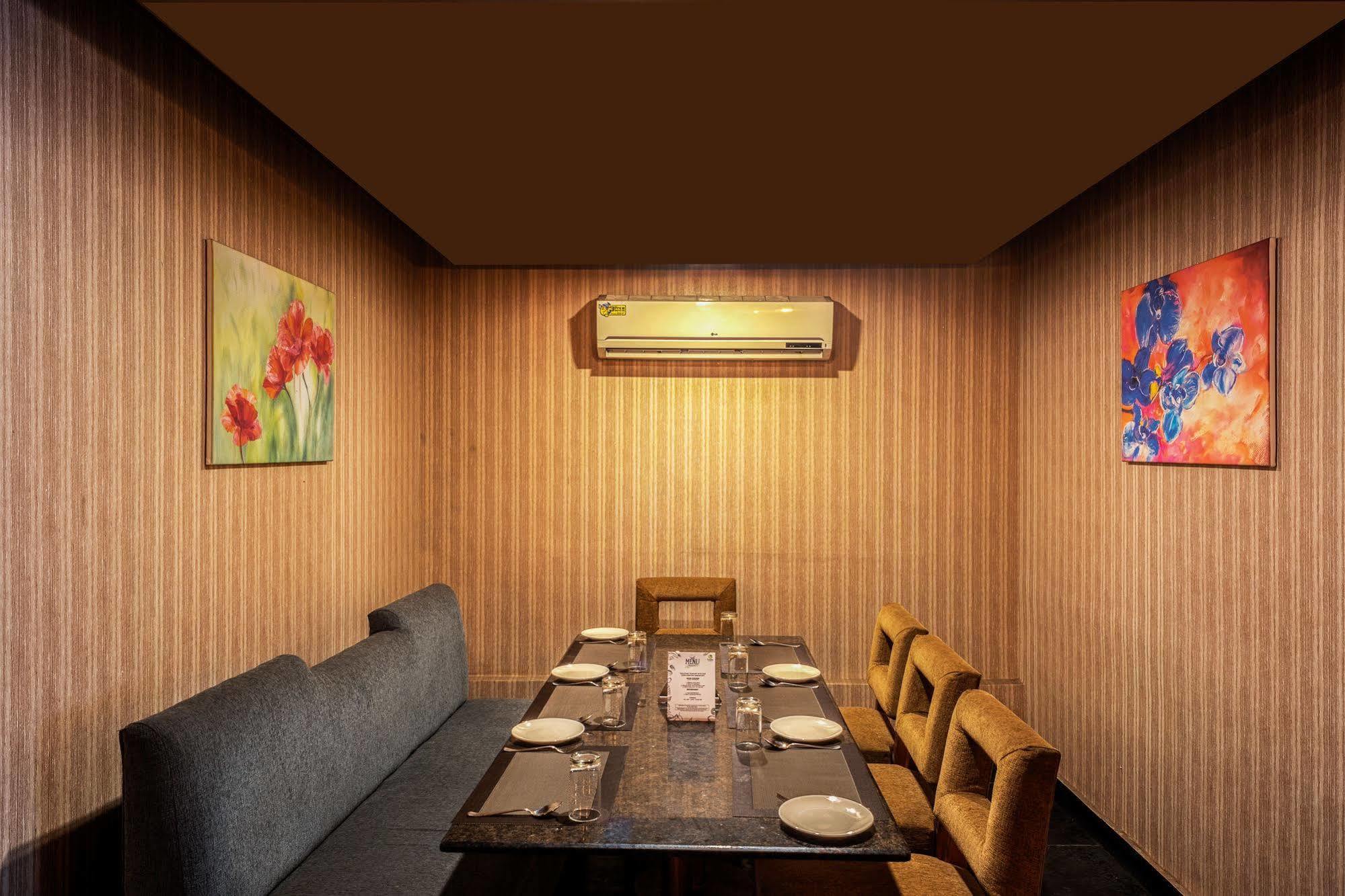 Treebo Trend Grand Plaza Nampally 海得拉巴 外观 照片