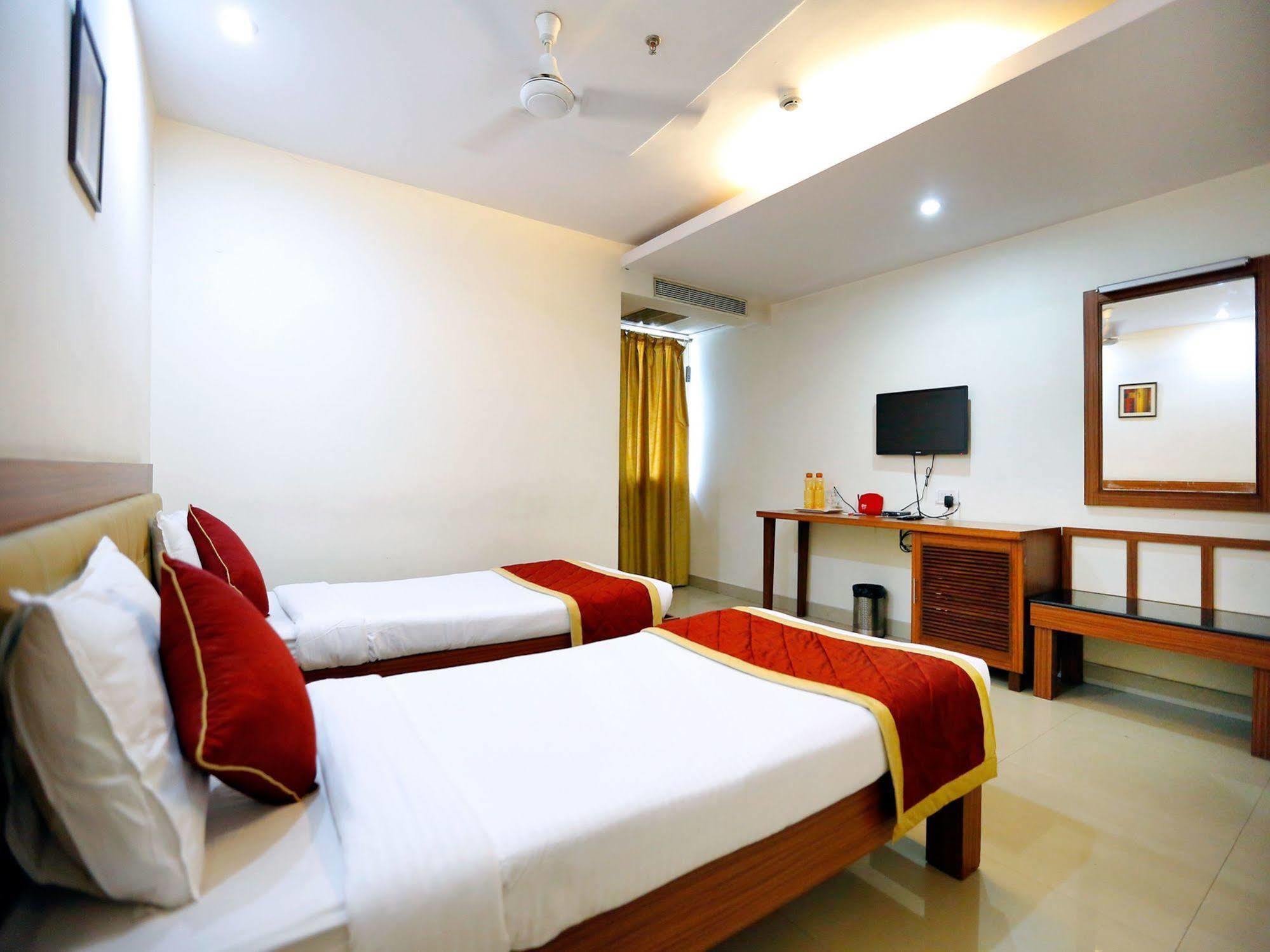 Treebo Trend Grand Plaza Nampally 海得拉巴 外观 照片