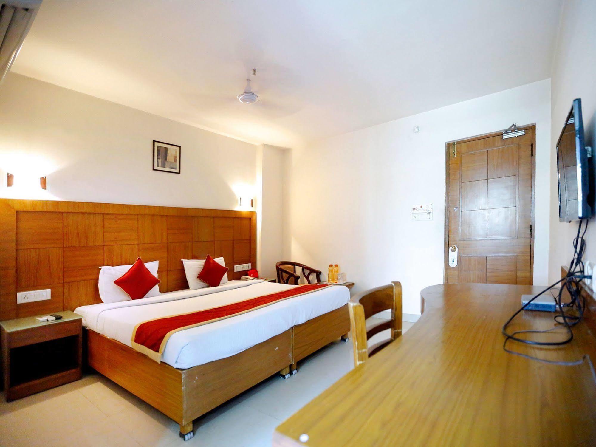 Treebo Trend Grand Plaza Nampally 海得拉巴 外观 照片