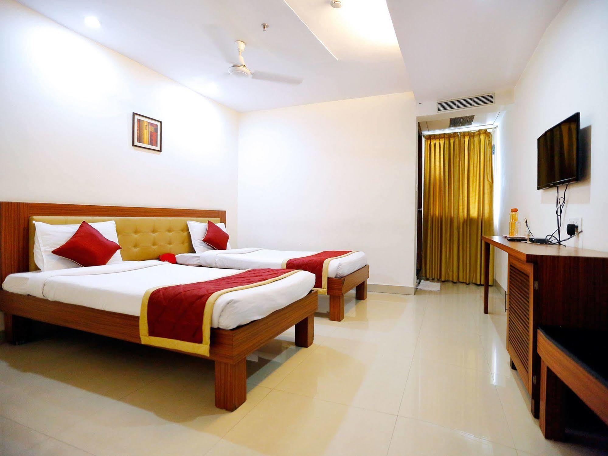 Treebo Trend Grand Plaza Nampally 海得拉巴 外观 照片