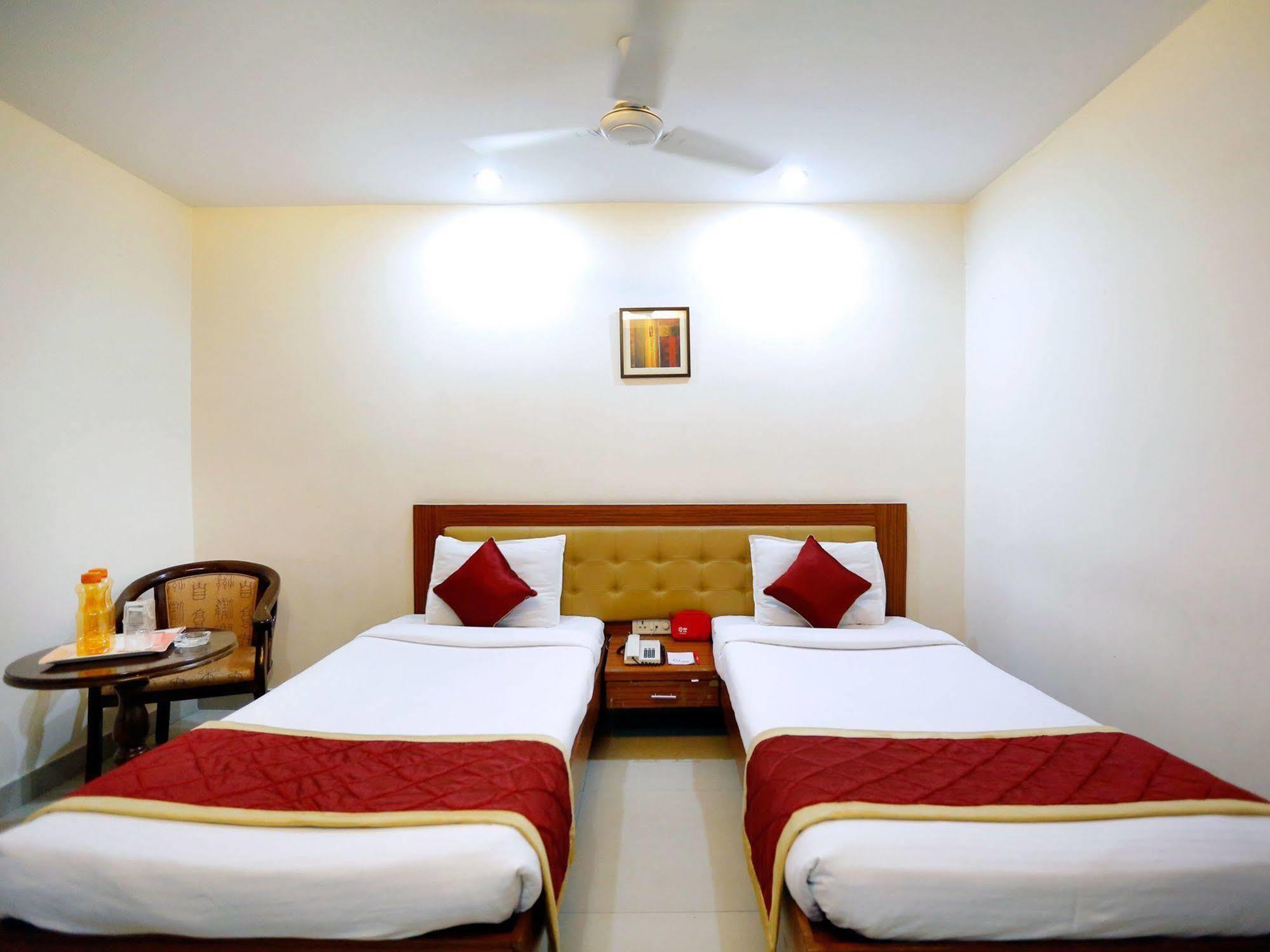 Treebo Trend Grand Plaza Nampally 海得拉巴 外观 照片