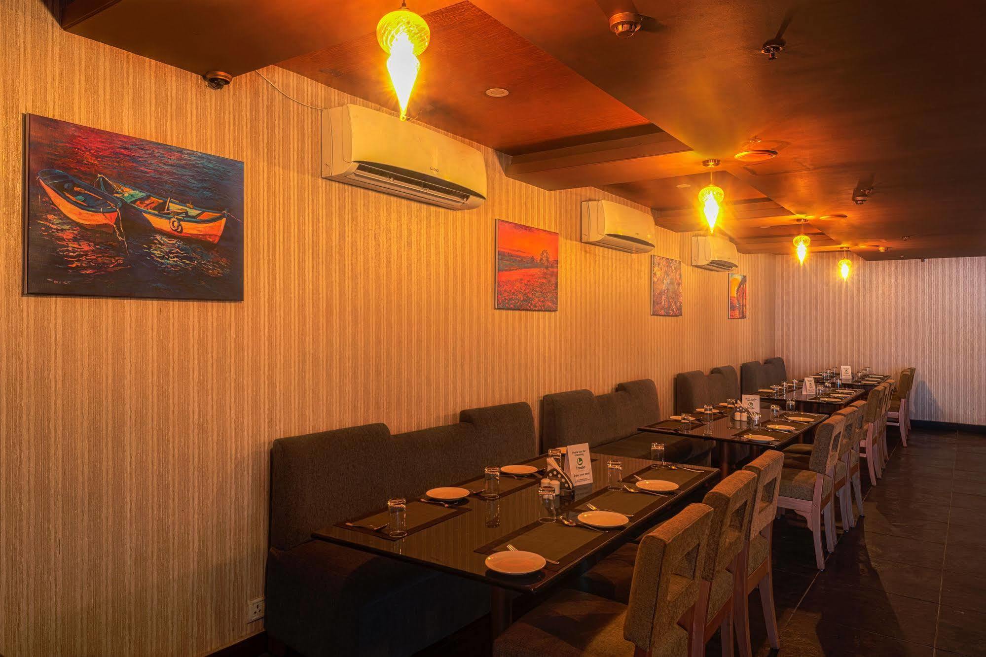 Treebo Trend Grand Plaza Nampally 海得拉巴 外观 照片