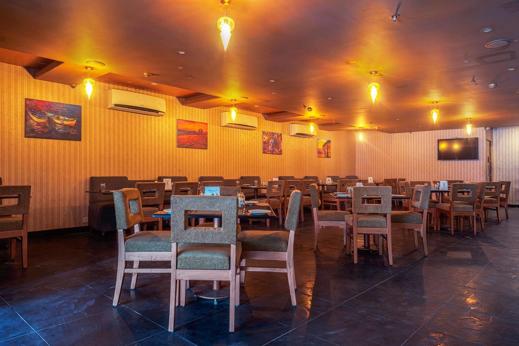 Treebo Trend Grand Plaza Nampally 海得拉巴 外观 照片